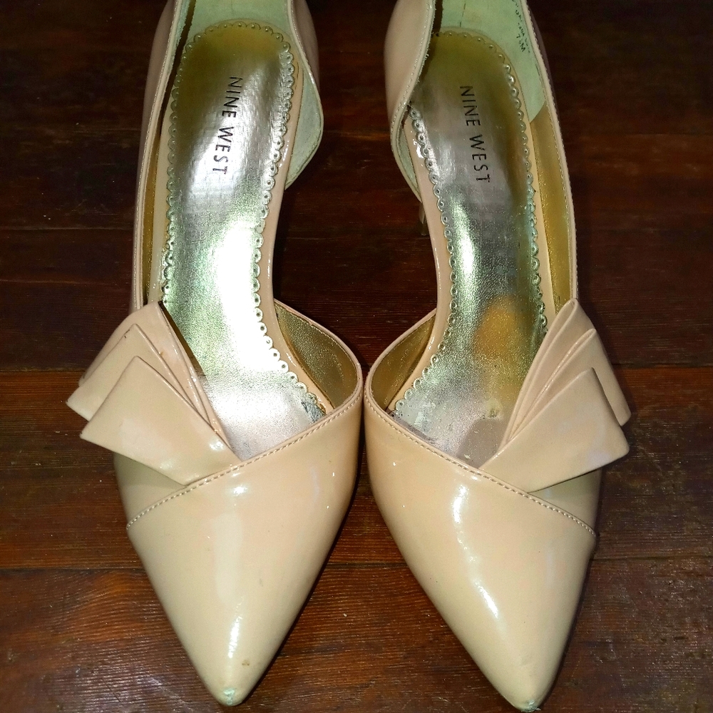 Nine West pointy toe pumps